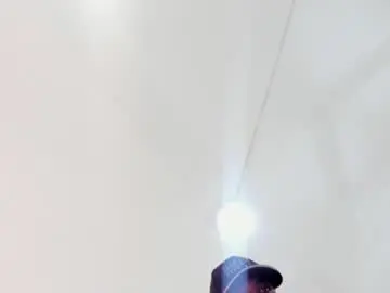 Chaturbate Live Sex Cam of benbrownn