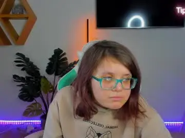 Chaturbate Live Sex Cam of ariell_mini