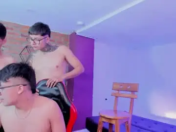 Chaturbate Live Sex Cam of space_boys18