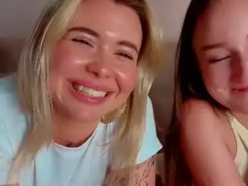 Chaturbate Adult Video Chat of edithreynolds