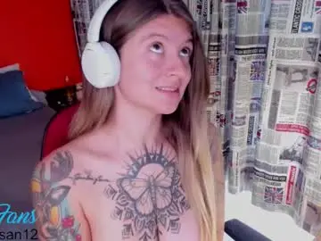 Chaturbate Live Sex Cam of emmaa_hostt