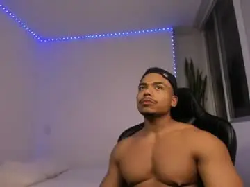 Chaturbate Best live sex cam show of xavier_colleman