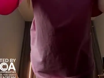 Chaturbate Best live sex cam show of leiladream2