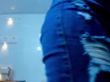 Chaturbate Live Sex Cam of zenda_evans