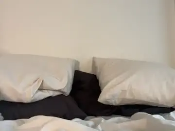 Chaturbate Live Sex Cam of alyssapearls