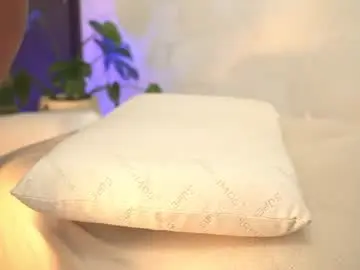 Chaturbate Live Sex Cam of natasha_smith09