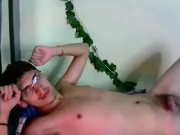 Chaturbate Watch Live Sex Cams of oliver_brownn0