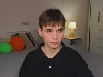 Chaturbate Nude Webcam of simonboy592