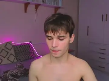 Chaturbate Sex Cam of simonboy592