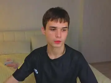 Chaturbate Free Live Porn of simonboy592