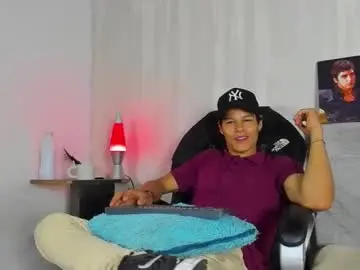 Chaturbate Watch Live Sex Cams of tommyhot7