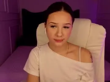 Chaturbate Live Sex Cam of baby_brunettee