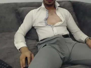 Chaturbate Live Sex Cam of dirtyybooyy77