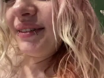 Chaturbate Live Sex of bibaby_ellie_