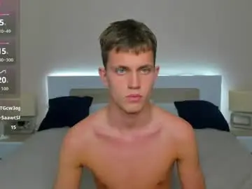 Chaturbate Live Sex Cam of m0neyken_