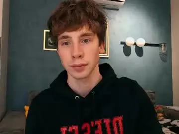 Chaturbate Adult Video Chat of cute_brian