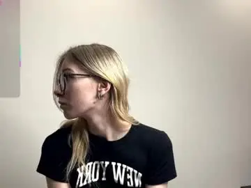 Chaturbate Adult Video Chat of eileencrowday