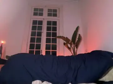 Chaturbate Live Sex Cam of hung_angel_xxl