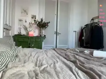 Chaturbate Live Sex Cam of hung_angel_xxl