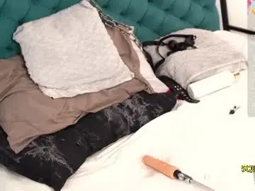 Chaturbate Live Sex Cam of shiny_lily