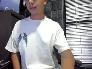 Chaturbate Watch Live Sex Cams of g_lincoln