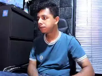 Chaturbate Free Live Porn of g_lincoln