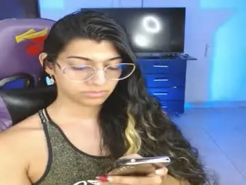 Chaturbate Live Sex Cam of engiel_phoenix