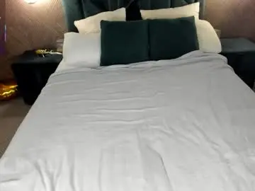 Chaturbate Live Sex Cam of chloee_white