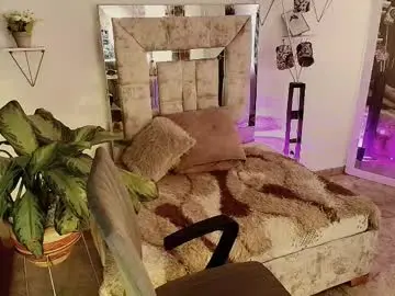 Chaturbate Sex Cam of dahnia_cruz