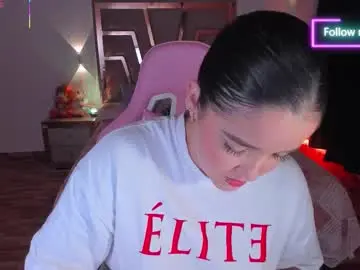 Chaturbate Nude Webcam of lunna_roosee