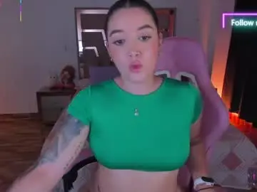 Chaturbate Live Sex Cam of lunna_roosee