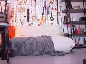 Chaturbate Live Sex Cam of sylvie_fey