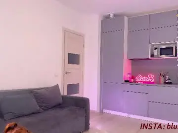 Chaturbate Live Sex Cam of blush_mikki