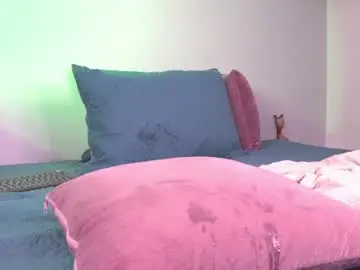 Chaturbate Live Sex Cam of mia_reeves