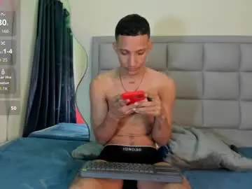 Chaturbate Live Sex of rich4rd27_