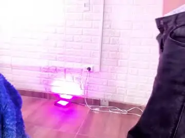 Chaturbate Live Sex Cam of sara_love_1