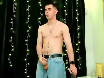 Chaturbate Best live sex cam show of tommy_rafs
