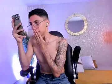 Chaturbate Live Sex Cam of gio_carangi