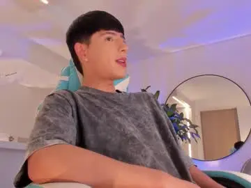 Chaturbate Best live sex cam show of liam_055