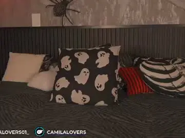 Chaturbate Nude Webcam of camilalovers01