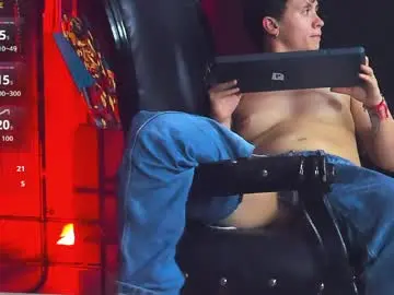 Chaturbate Live Sex Cam of missaelrossi