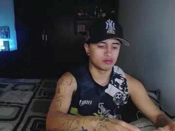 Chaturbate Live Sex of boylatin_777