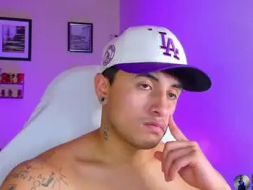 Chaturbate Live Porn of boylatin_777