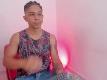 Chaturbate Live Sex Cam of sammy_and_mike_ls