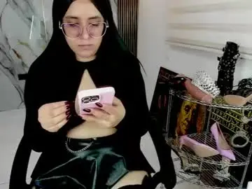 Chaturbate Adult Webcams of queen_findom1