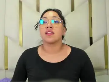 Chaturbate Live Sex Cam of isabellrodriguez18