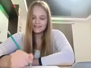 Chaturbate Live Sex Cam of maybellstelmack