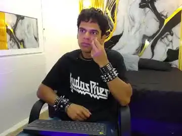 Chaturbate Watch Live Sex Cams of zumriz_art