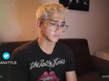 Chaturbate Live Sex Cam of juancamroom