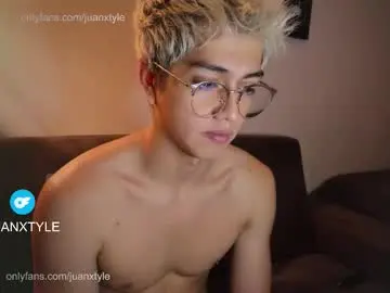 Chaturbate Live Sex of juancamroom